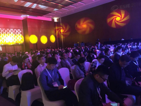 會(huì)現(xiàn)場(chǎng) 會(huì)現(xiàn)場(chǎng)